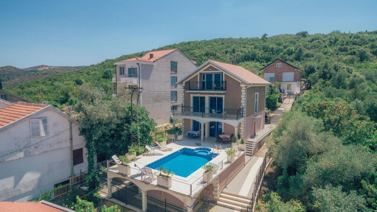 Villa Tivat Exterior photo