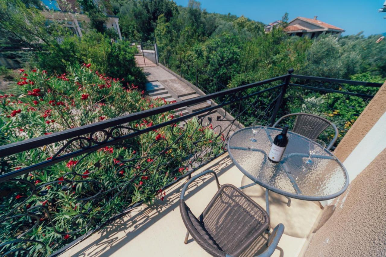 Villa Tivat Exterior photo