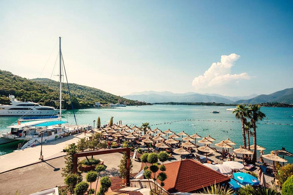 Villa Tivat Exterior photo