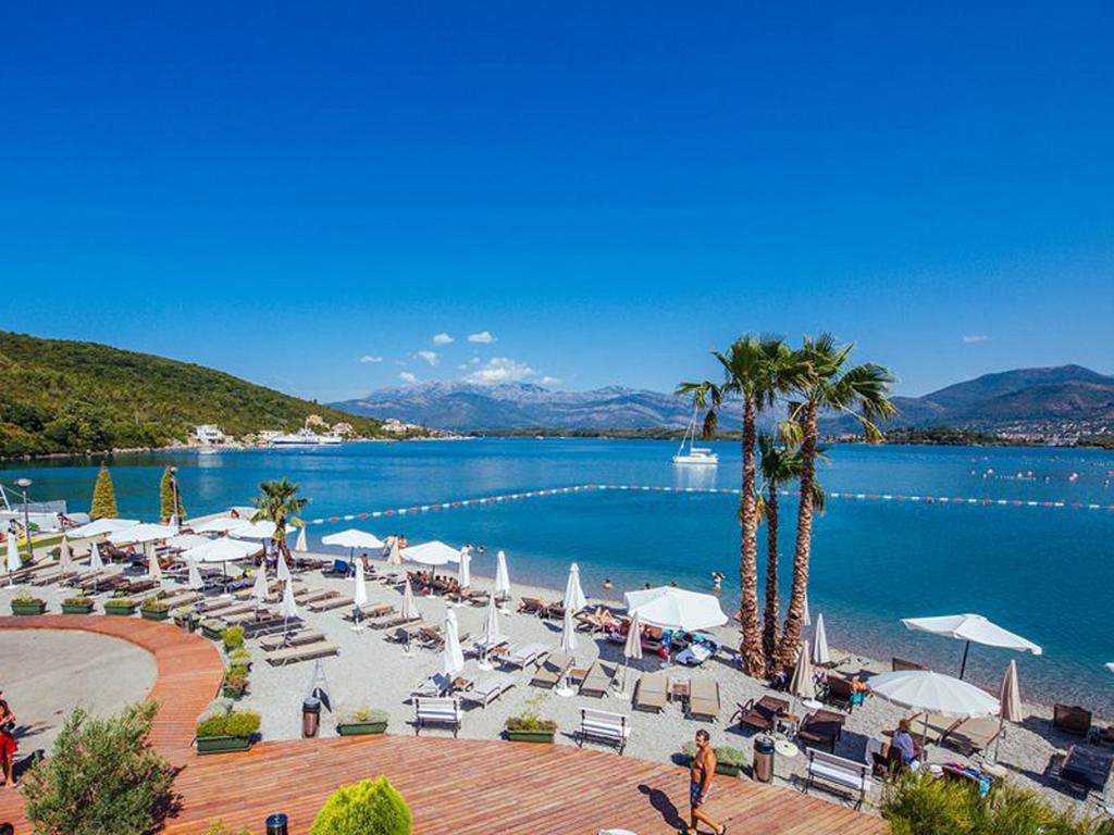 Villa Tivat Exterior photo