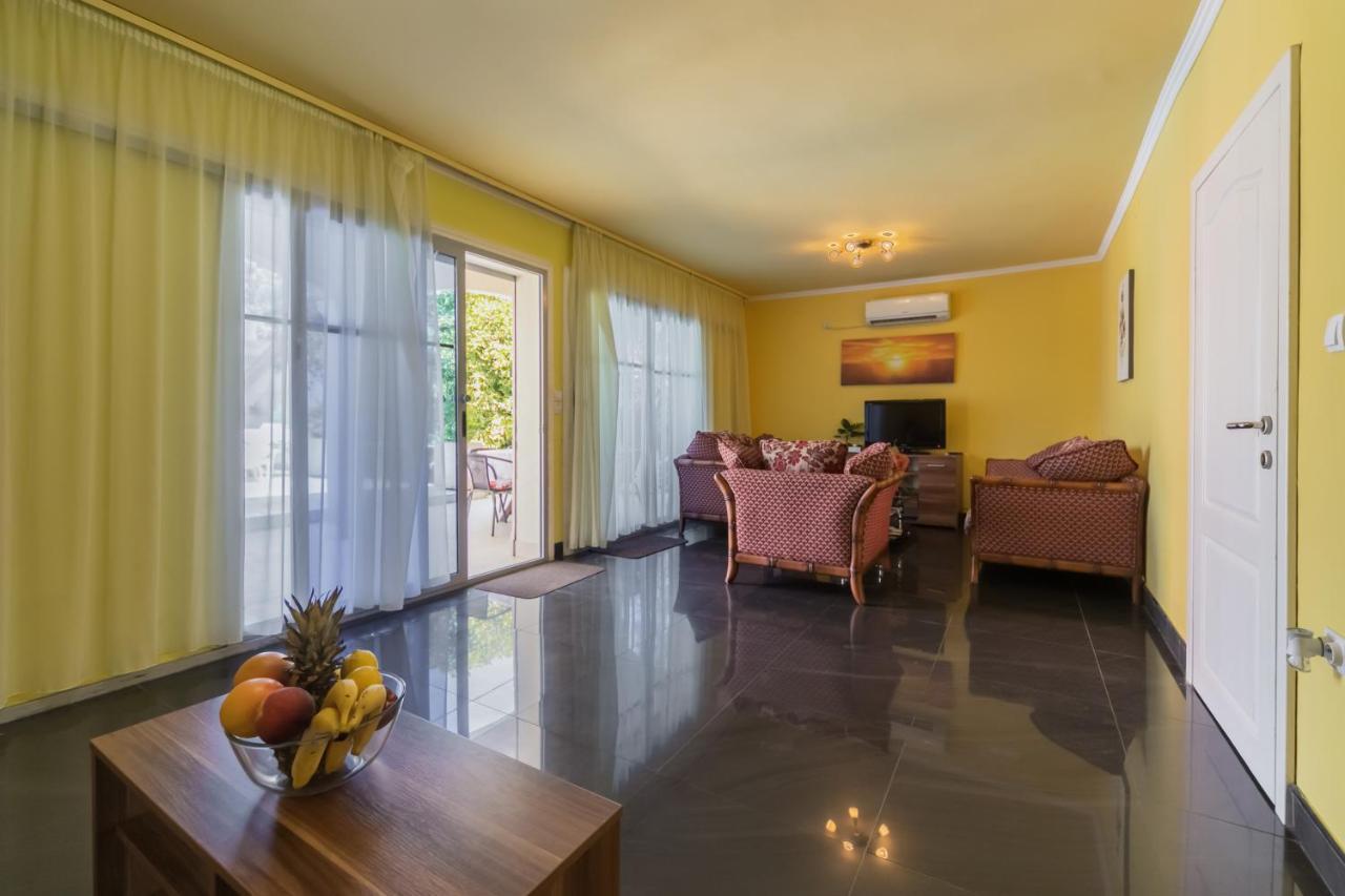 Villa Tivat Exterior photo